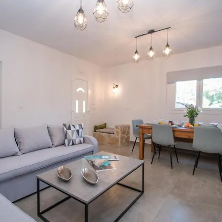 Oak Villa *