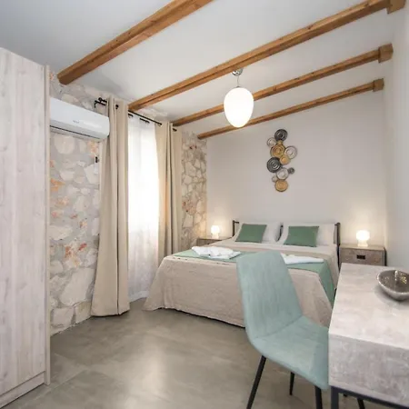 Oak Villa *