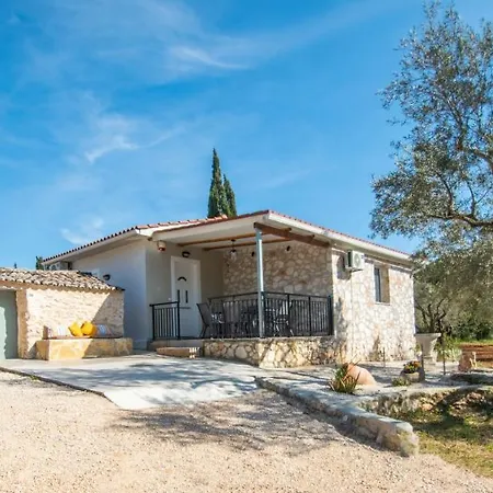 Oak Villa *