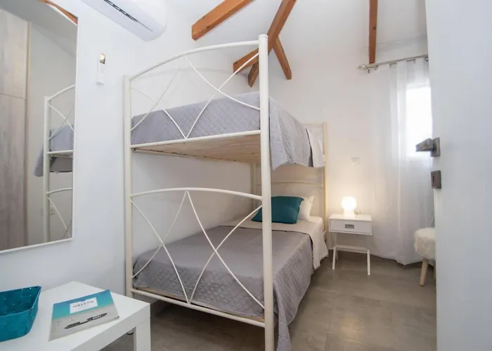 Oak Villa Orthoniaí