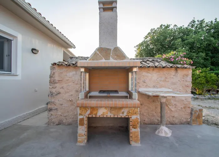 Oak Villa Orthoniaí