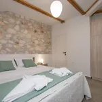Oak Villa *